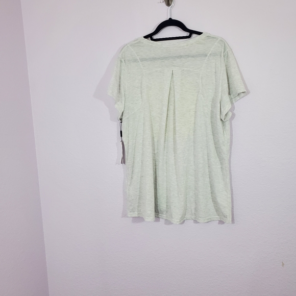 Calvin klein performance Top size 2X - Picture 2 of 3